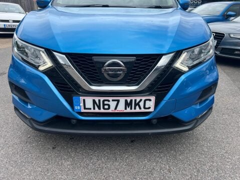 Nissan Qashqai 1.2 DIG-T Acenta Euro 6 (s/s) 5dr 9