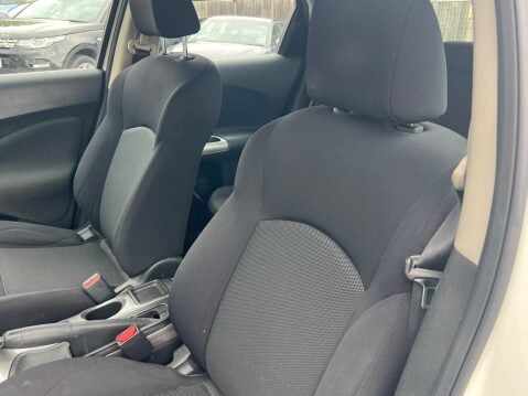 Nissan Juke 1.6 Acenta CVT Euro 5 5dr 14