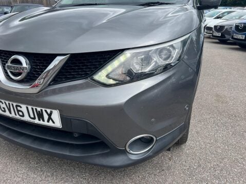 Nissan Qashqai 1.2 DIG-T Tekna 2WD Euro 6 (s/s) 5dr 11