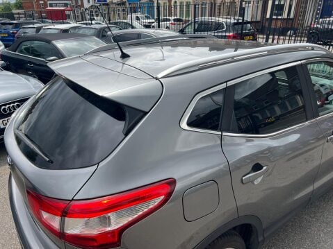Nissan Qashqai 1.2 DIG-T Tekna 2WD Euro 6 (s/s) 5dr 17