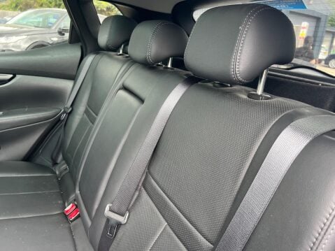 Nissan Qashqai 1.2 DIG-T Tekna 2WD Euro 6 (s/s) 5dr 28