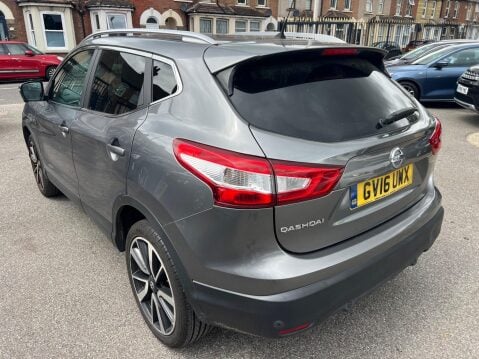 Nissan Qashqai 1.2 DIG-T Tekna 2WD Euro 6 (s/s) 5dr 4