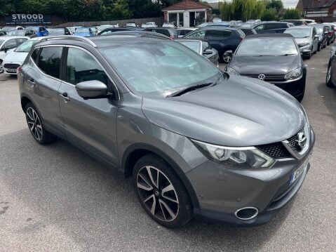 Nissan Qashqai 1.2 DIG-T Tekna 2WD Euro 6 (s/s) 5dr 8