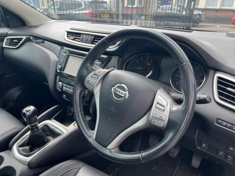 Nissan Qashqai 1.2 DIG-T Tekna 2WD Euro 6 (s/s) 5dr 18