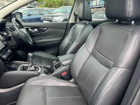 Nissan Qashqai 1.2 DIG-T Tekna 2WD Euro 6 (s/s) 5dr 24