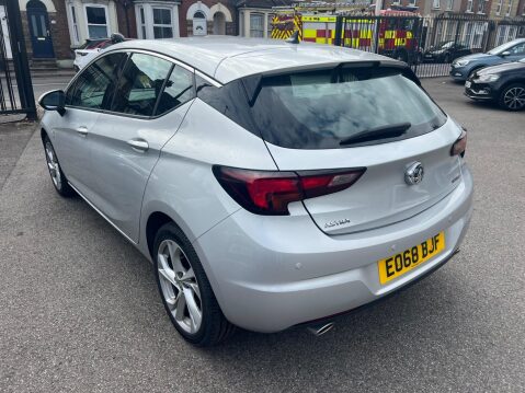 Vauxhall Astra 1.6i Turbo SRi Nav Euro 6 (s/s) 5dr 4