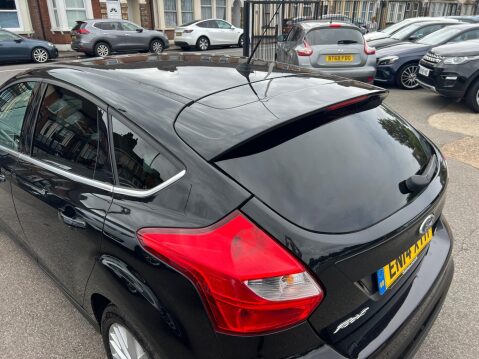 Ford Focus 1.0T EcoBoost Zetec Euro 5 (s/s) 5dr 17