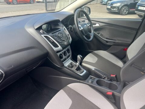 Ford Focus 1.0T EcoBoost Zetec Euro 5 (s/s) 5dr 19