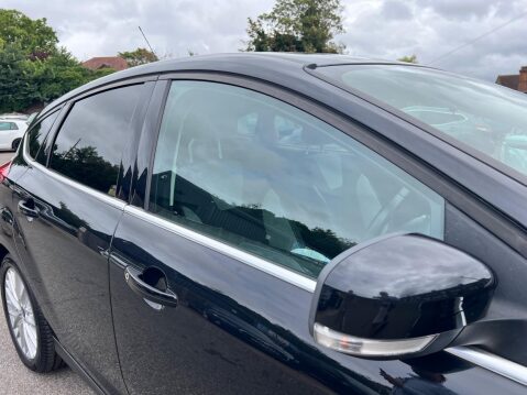 Ford Focus 1.0T EcoBoost Zetec Euro 5 (s/s) 5dr 14