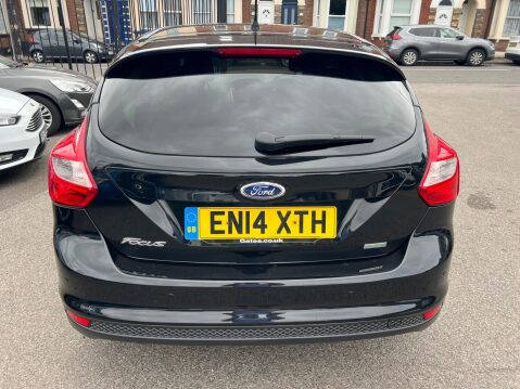 Ford Focus 1.0T EcoBoost Zetec Euro 5 (s/s) 5dr 5