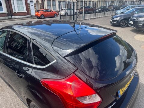 Ford Focus 1.0T EcoBoost Zetec Euro 5 (s/s) 5dr 12