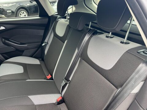 Ford Focus 1.0T EcoBoost Zetec Euro 5 (s/s) 5dr 29