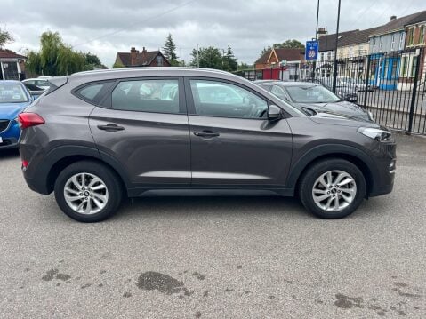 Hyundai TUCSON 1.6 GDi Blue Drive SE Nav Euro 6 (s/s) 5dr 8