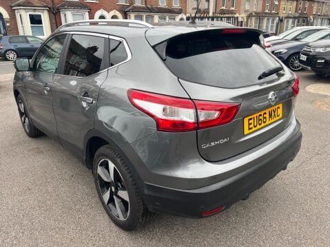 Nissan Qashqai 1.2 DIG-T N-Connecta XTRON 2WD Euro 6 (s/s) 5dr 4