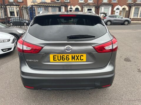 Nissan Qashqai 1.2 DIG-T N-Connecta XTRON 2WD Euro 6 (s/s) 5dr 5
