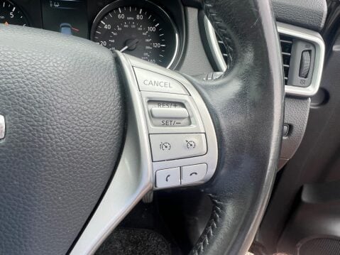 Nissan Qashqai 1.2 DIG-T N-Connecta XTRON 2WD Euro 6 (s/s) 5dr 17
