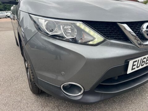 Nissan Qashqai 1.2 DIG-T N-Connecta XTRON 2WD Euro 6 (s/s) 5dr 12