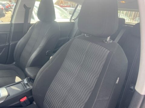 Peugeot 308 1.6 HDi Active Euro 5 5dr 15