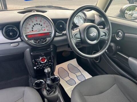Mini Hatch 1.6 One Steptronic Euro 5 3dr 21