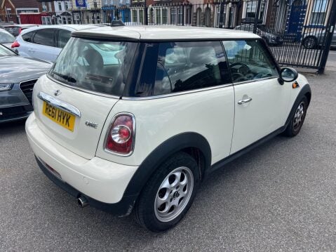 Mini Hatch 1.6 One Steptronic Euro 5 3dr 6