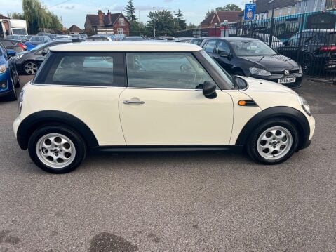 Mini Hatch 1.6 One Steptronic Euro 5 3dr 7