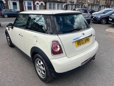 Mini Hatch 1.6 One Steptronic Euro 5 3dr 4