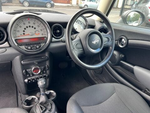 Mini Hatch 1.6 One Steptronic Euro 5 3dr 12