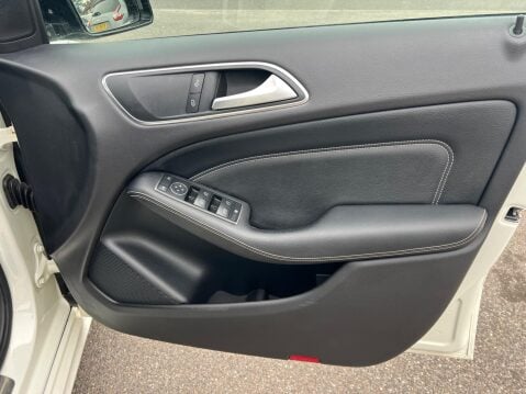 Mercedes-Benz B Class 1.8 B180 CDI BlueEfficiency Sport Euro 5 (s/s) 5dr 30