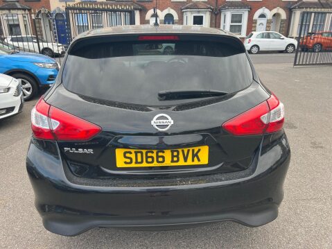 Nissan Pulsar 1.2 DIG-T N-Connecta Euro 6 (s/s) 5dr 5