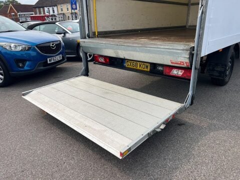 Ford Transit 2.0 350 EcoBlue RWD L4 H1 Euro 6 2dr 15