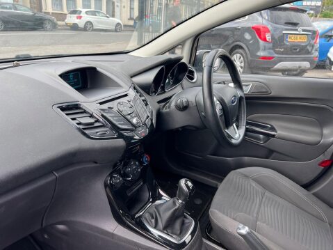 Ford Fiesta 1.25 Zetec Euro 5 5dr 21