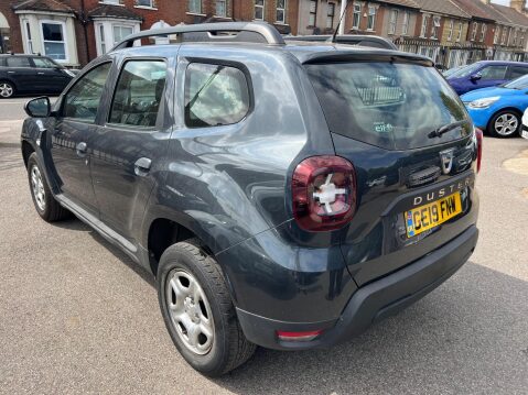 Dacia Duster 1.6 SCe Essential Euro 6 (s/s) 5dr 4
