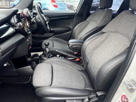 Mini Hatch 1.5 Cooper Euro 6 (s/s) 5dr 25