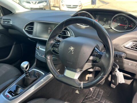 Peugeot 308 1.2 PureTech GPF Allure Euro 6 (s/s) 5dr 17