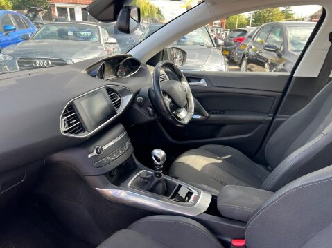 Peugeot 308 1.2 PureTech GPF Allure Euro 6 (s/s) 5dr 18