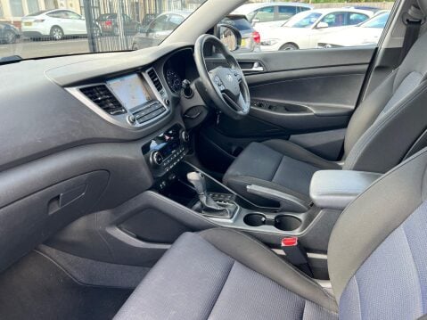 Hyundai TUCSON 2.0 CRDi SE Nav Auto 4WD Euro 6 5dr 20