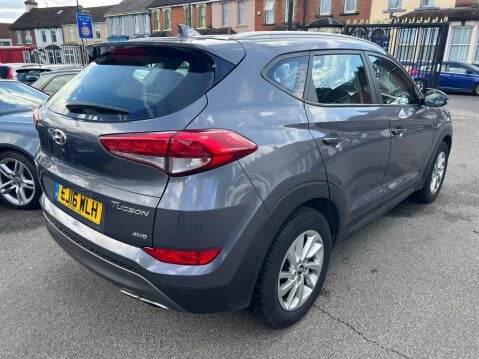 Hyundai TUCSON 2.0 CRDi SE Nav Auto 4WD Euro 6 5dr 6