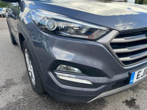 Hyundai TUCSON 2.0 CRDi SE Nav Auto 4WD Euro 6 5dr 14