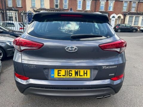 Hyundai TUCSON 2.0 CRDi SE Nav Auto 4WD Euro 6 5dr 5