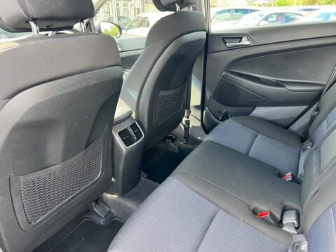 Hyundai TUCSON 2.0 CRDi SE Nav Auto 4WD Euro 6 5dr 23