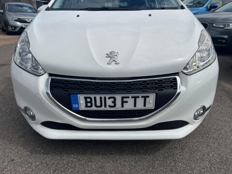Peugeot 208 1.2 VTi Active Euro 5 5dr 9