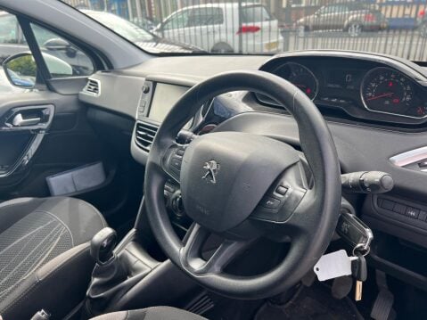 Peugeot 208 1.2 VTi Active Euro 5 5dr 14