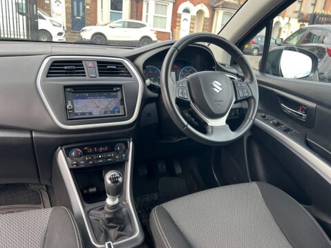 Suzuki SX4 S-Cross 1.6 DDiS SZ-T ALLGRIP Euro 5 (s/s) 5dr 17