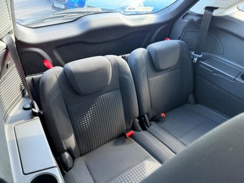 Ford Grand C-Max 1.0T EcoBoost Zetec Euro 6 (s/s) 5dr 11