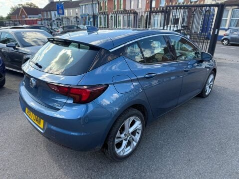 Vauxhall Astra 1.6 CDTi BlueInjection SRi Nav Auto Euro 6 5dr 6