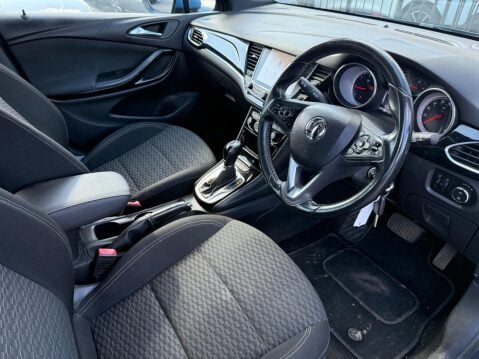 Vauxhall Astra 1.6 CDTi BlueInjection SRi Nav Auto Euro 6 5dr 7