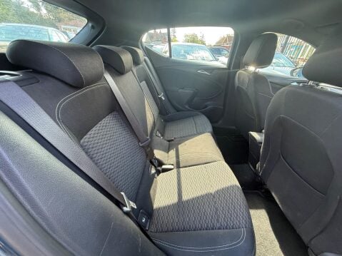 Vauxhall Astra 1.6 CDTi BlueInjection SRi Nav Auto Euro 6 5dr 10