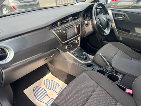 Toyota Auris 1.8 VVT-h Icon CVT Euro 5 (s/s) 5dr 23