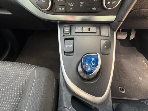Toyota Auris 1.8 VVT-h Icon CVT Euro 5 (s/s) 5dr 11