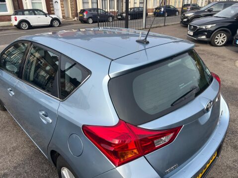 Toyota Auris 1.8 VVT-h Icon CVT Euro 5 (s/s) 5dr 17